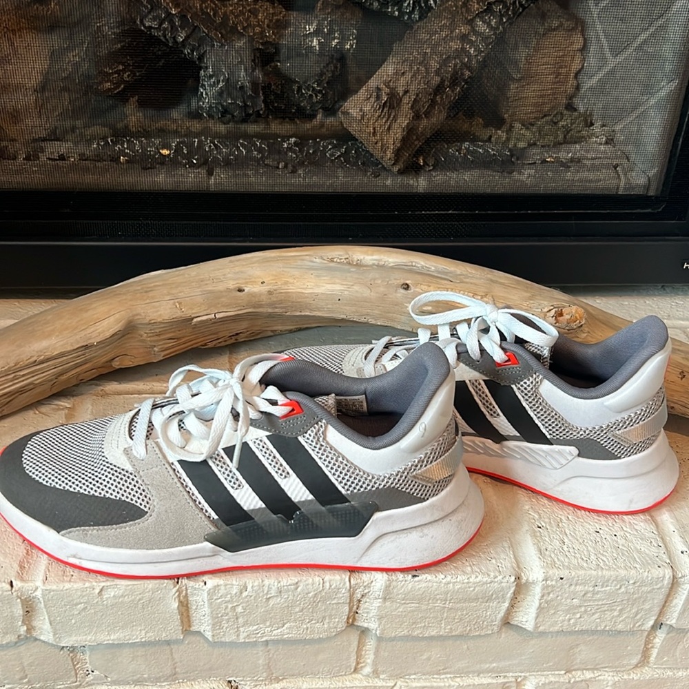 Adidas lifestyle sneakers like new